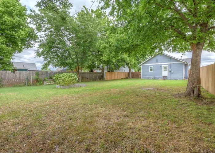 Tulsa Boho Bungalow | King Bed• Near Dtwn•Expo•Tu