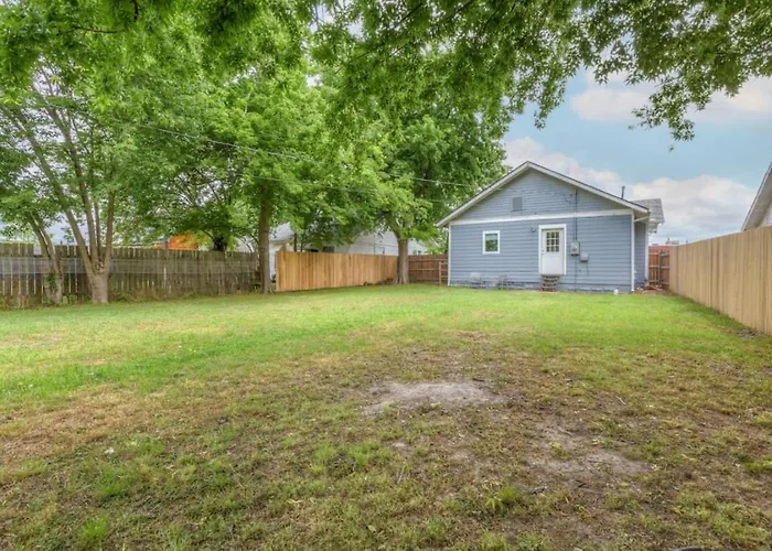Tulsa Boho Bungalow | King Bed• Near Dtwn•Expo•Tu