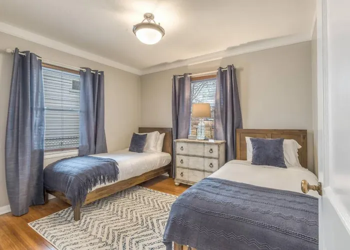 Onecozyplace Tulsa | King Bed • Expo•Tu • Downtown