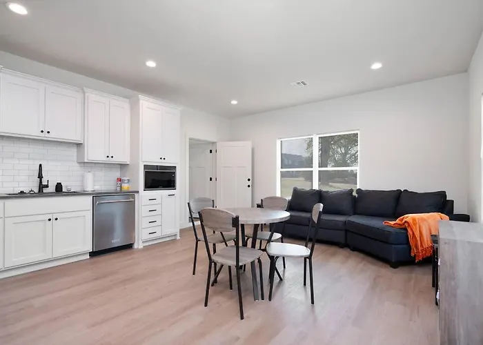 Brand New Modern Getaway On Private Land!
