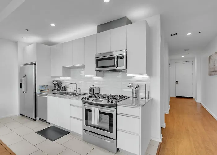 Bright 1Br Near Bokcenter-Gym,Lounge,Balcony,Petok